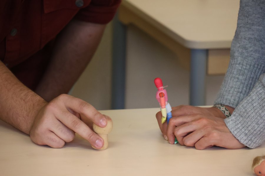 Le théâtre d'objets comme outil de lutte contre les discriminations #669