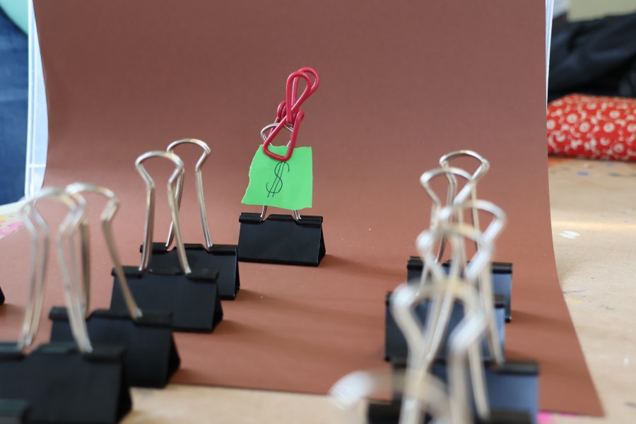 Le théâtre d'objets comme outil de lutte contre les discriminations #669