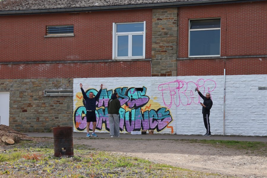 Fresque et cabane communes à Fraipont #674