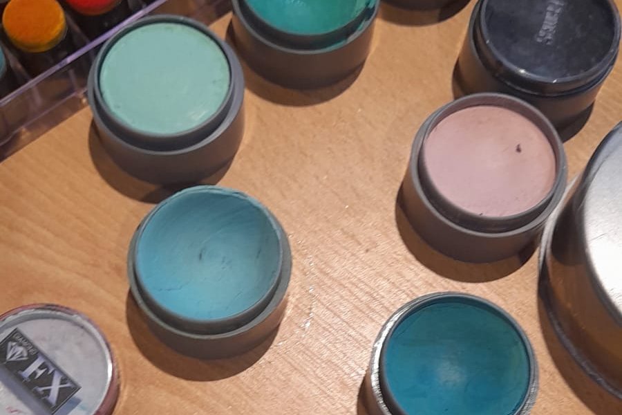 Techniques de grimage et maquillage artistique