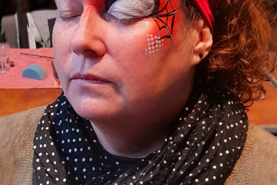 Techniques de grimage et maquillage artistique