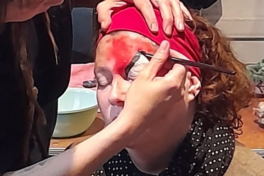 Techniques de grimage et maquillage artistique