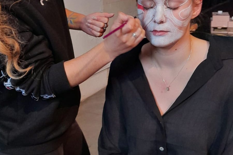 Techniques de grimage et maquillage artistique