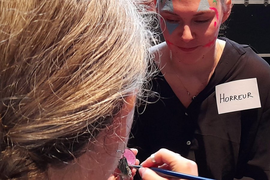 Techniques de grimage et maquillage artistique