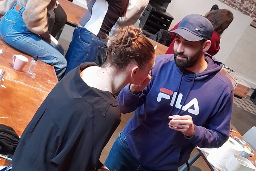 Techniques de grimage et maquillage artistique