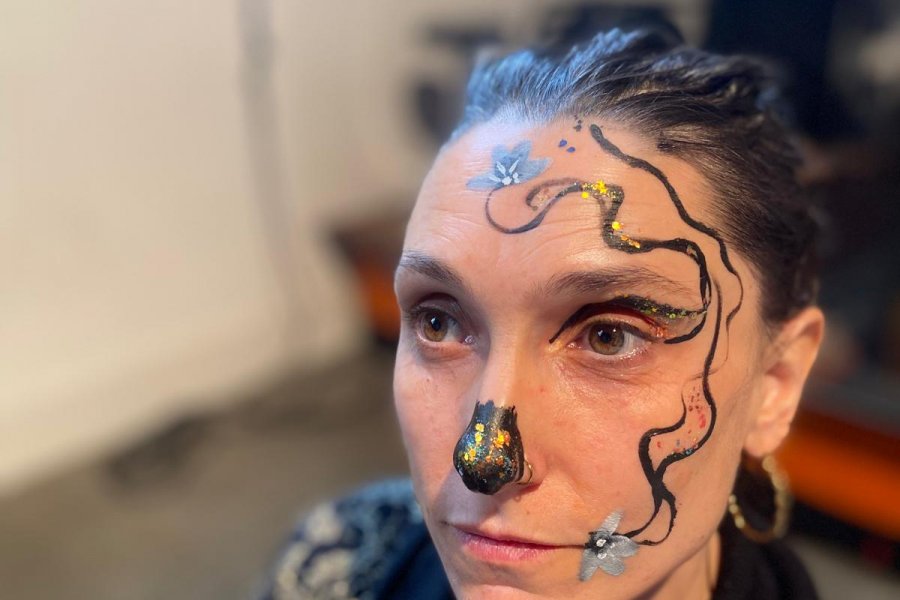 Techniques de grimage et maquillage artistique