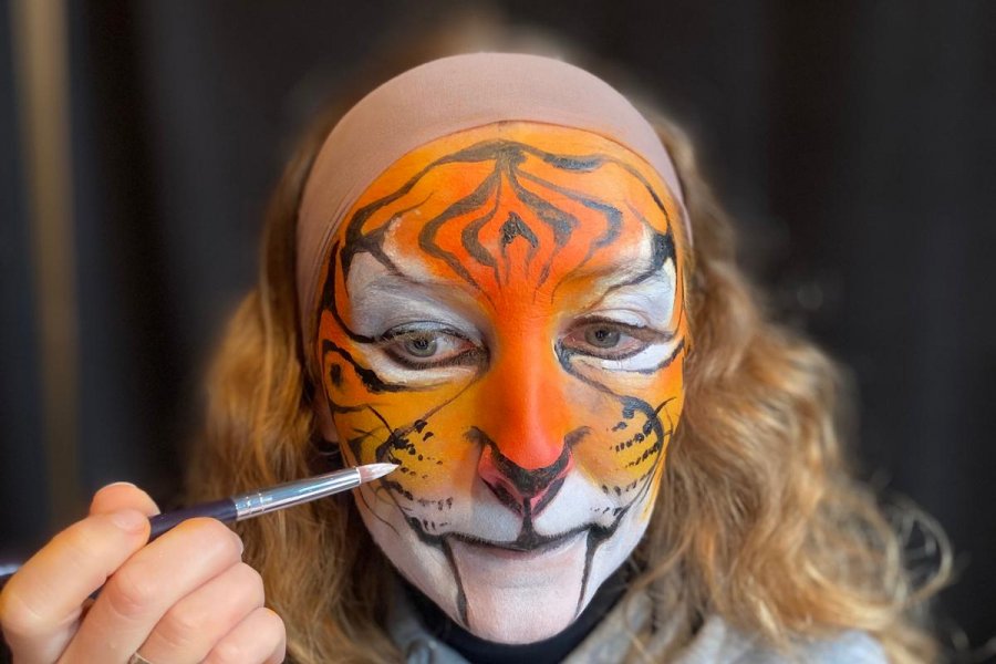 Techniques de grimage et maquillage artistique