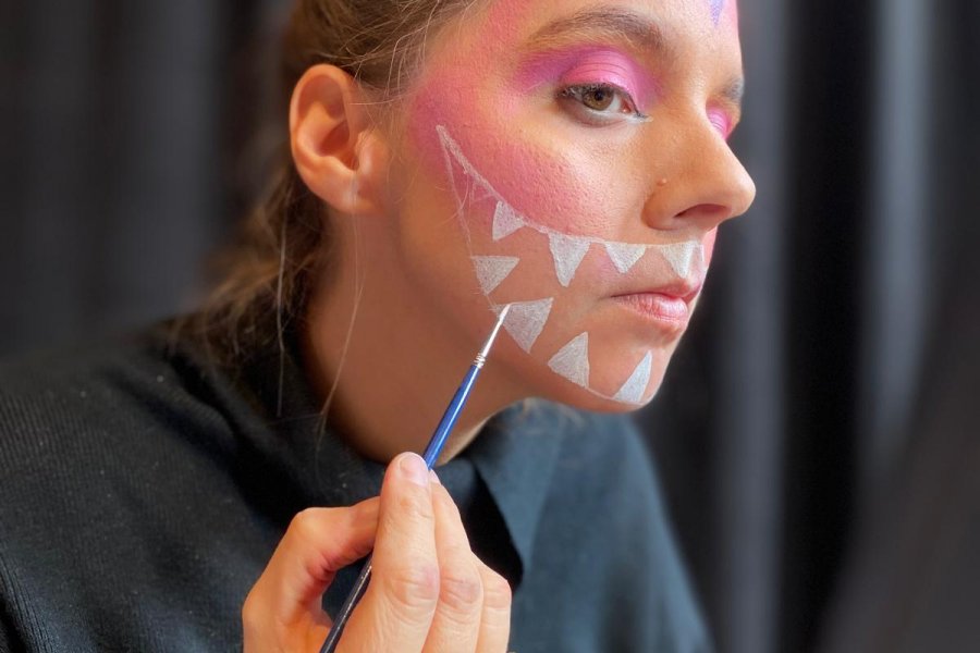 Techniques de grimage et maquillage artistique